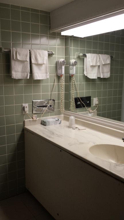 Manor Motel Minooka 객실 사진